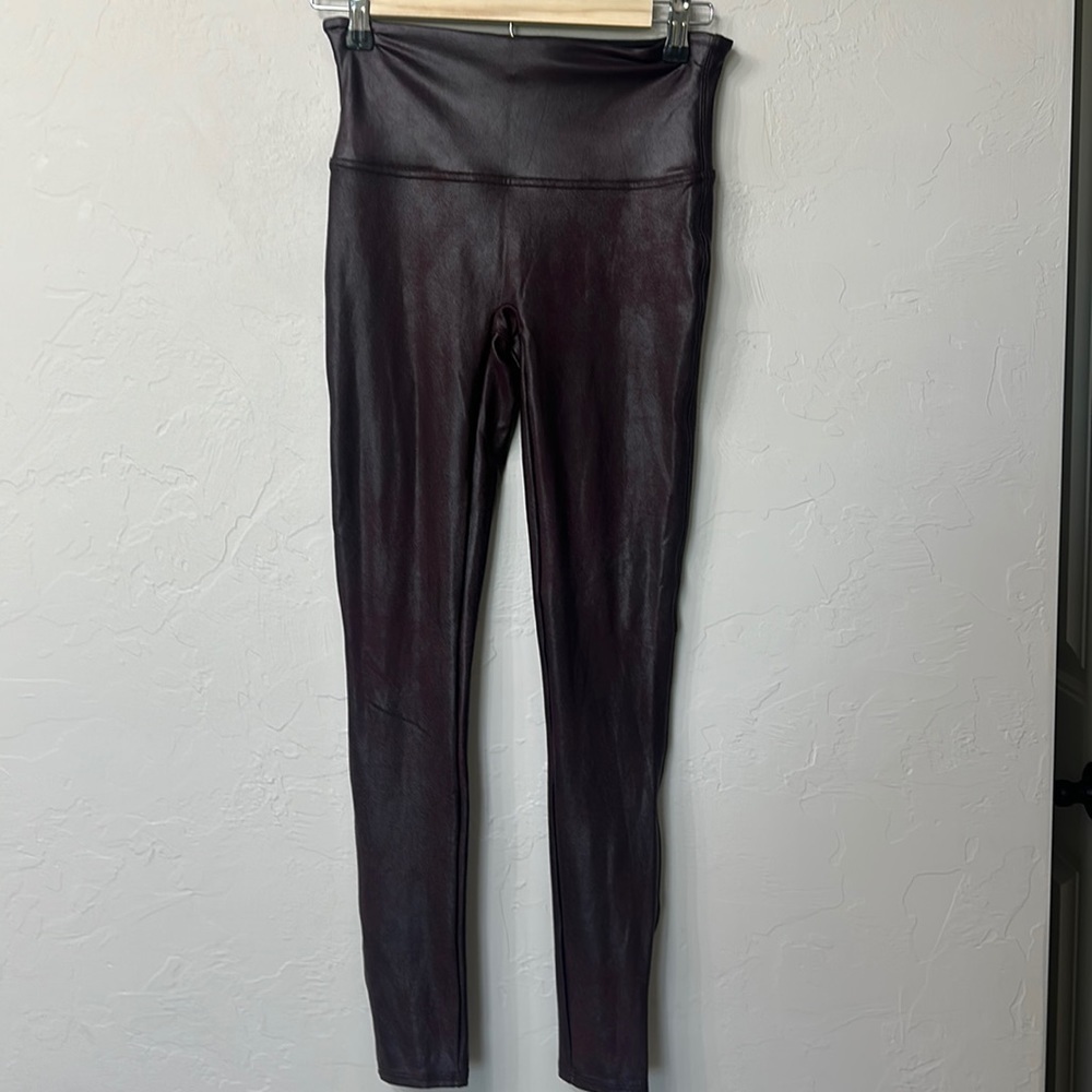 Spanx purple Faux leather leggings size medium.